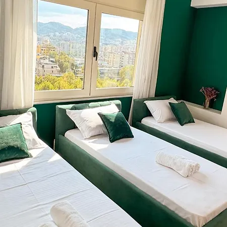 Urban Serenity Skyline Premium - Blloku شقة *