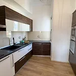 Appartamento Urban Serenity Skyline Premium - Blloku