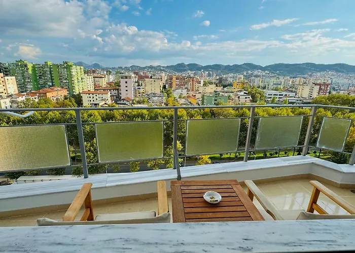 Urban Serenity Skyline Premium - Blloku Appartamento