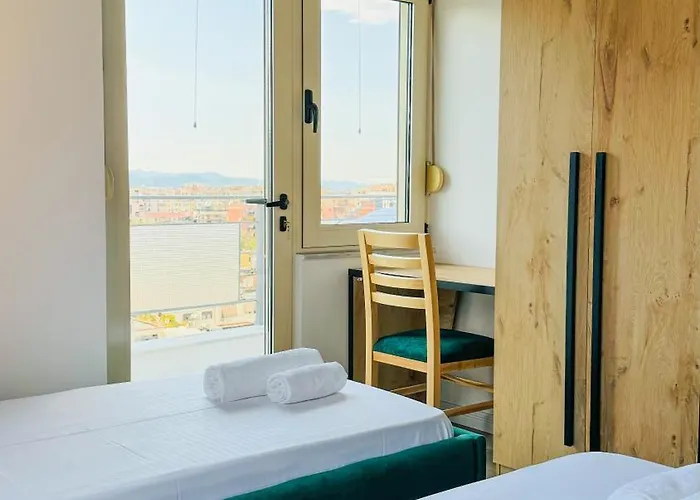 Urban Serenity Skyline Premium - Blloku Lägenhet