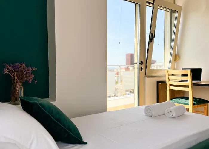 Urban Serenity Skyline Premium - Blloku Lägenhet Tirana